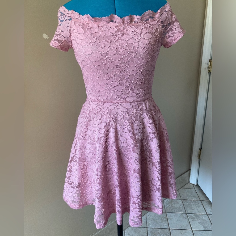 Off-Shoulder Pink Lace Dress